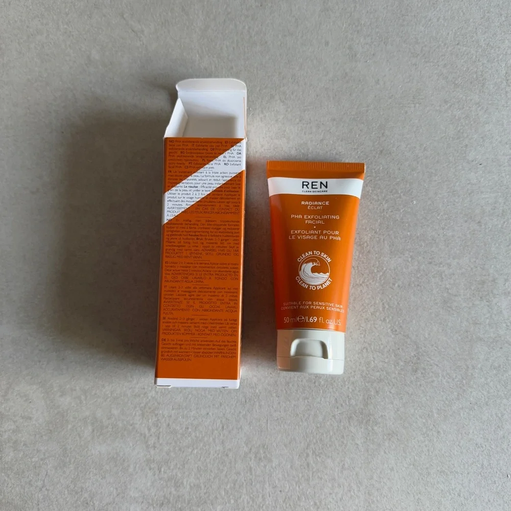 REN Clean Skincare Radiance PHA Exfoliating Facial